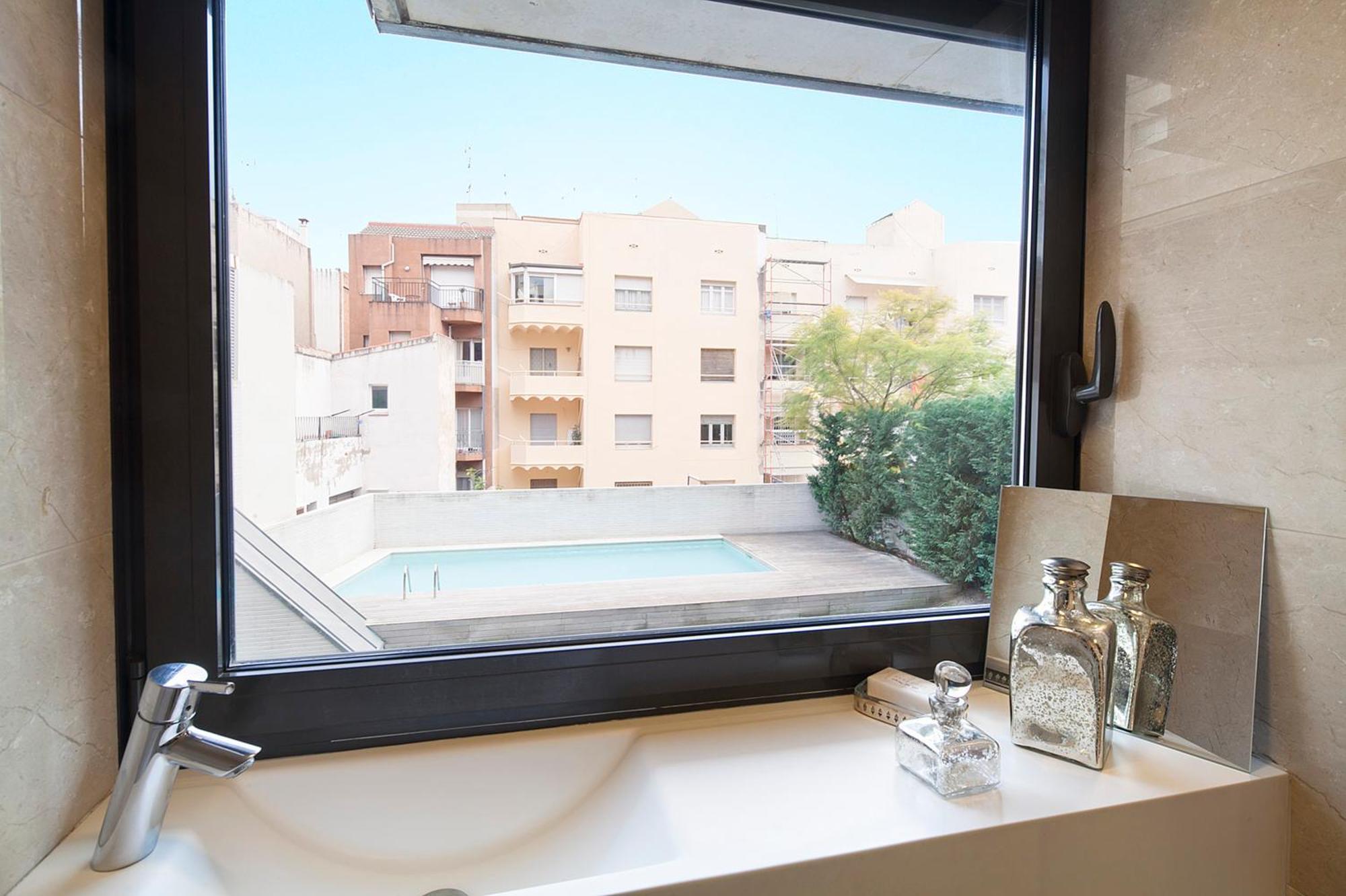 My Space Emirates - Splendid Apartment With Terrace And Pool Near Park Gueell Барселона Екстериор снимка
